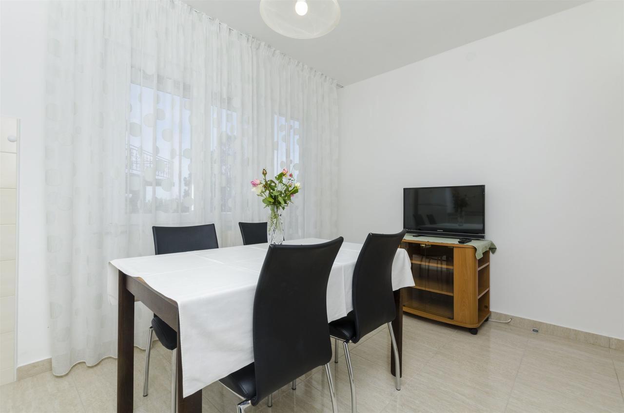 Apartments Karmela Primošten Eksteriør bilde