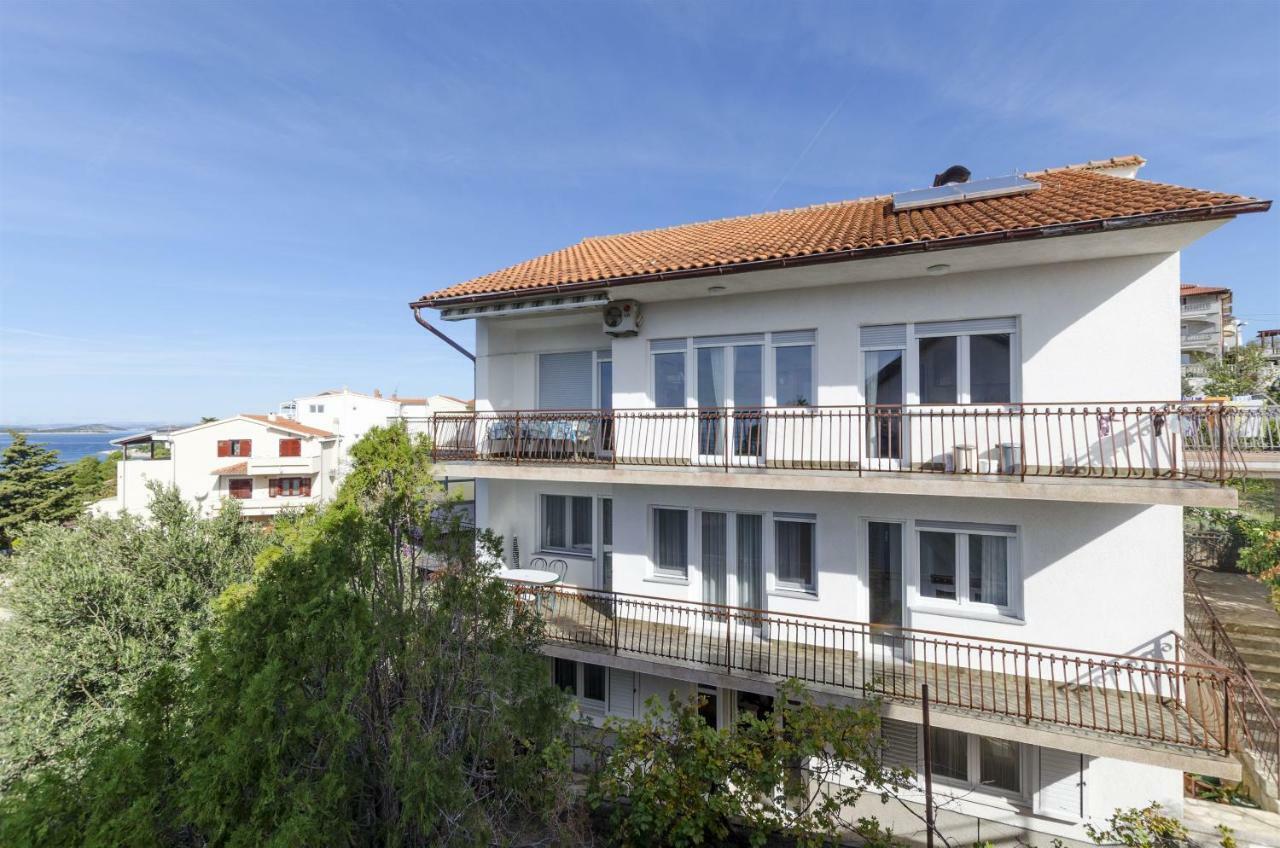 Apartments Karmela Primošten Eksteriør bilde
